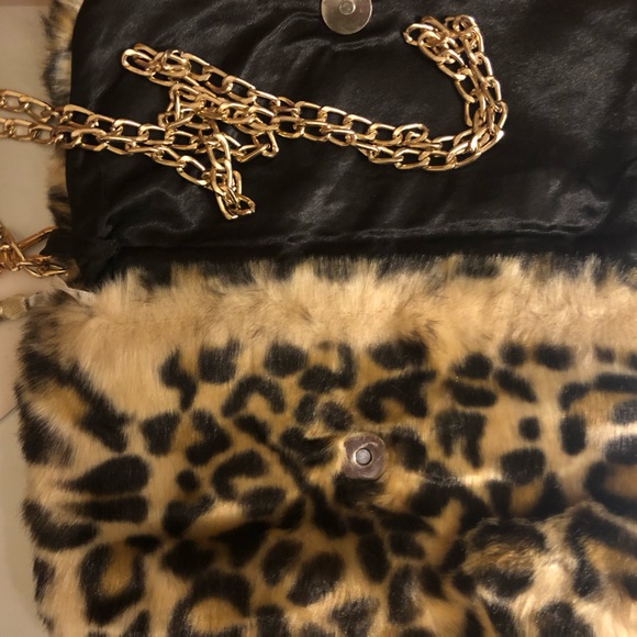 2 Chic Handbags - 2CHIC Faux Leopard Fur Hand Bag W/Magnetic Clasp & Removable Gold Shoulder Chain